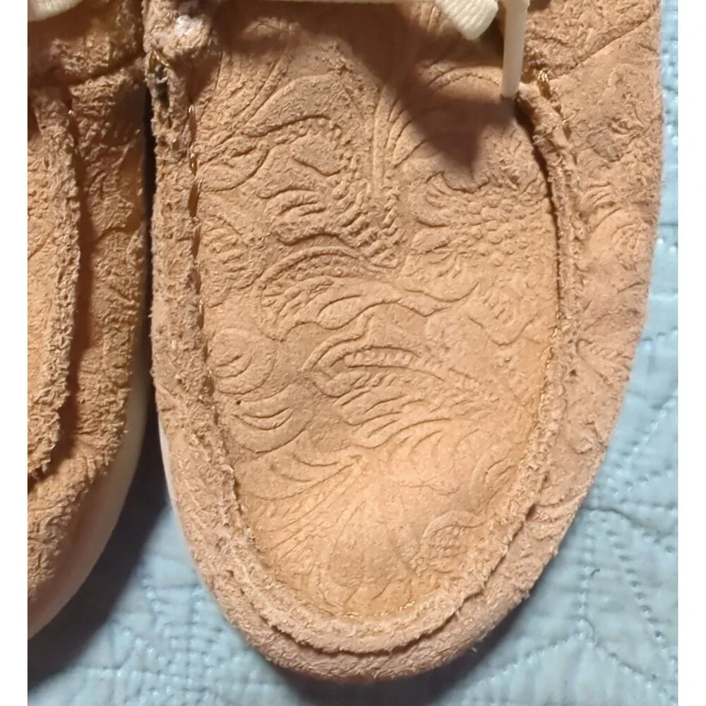 ARIAT HILO Floral Emboss Tan Suede Shoes Women's Sz 9B Lightweight Comfort